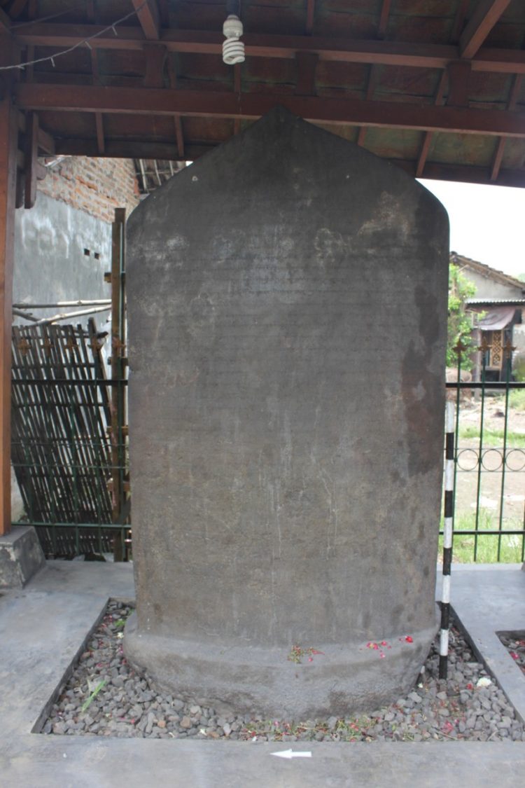 Kerajaan Kahuripan (SEJARAH, PENINGGALAN, KEJAYAAN, RUNTUH)