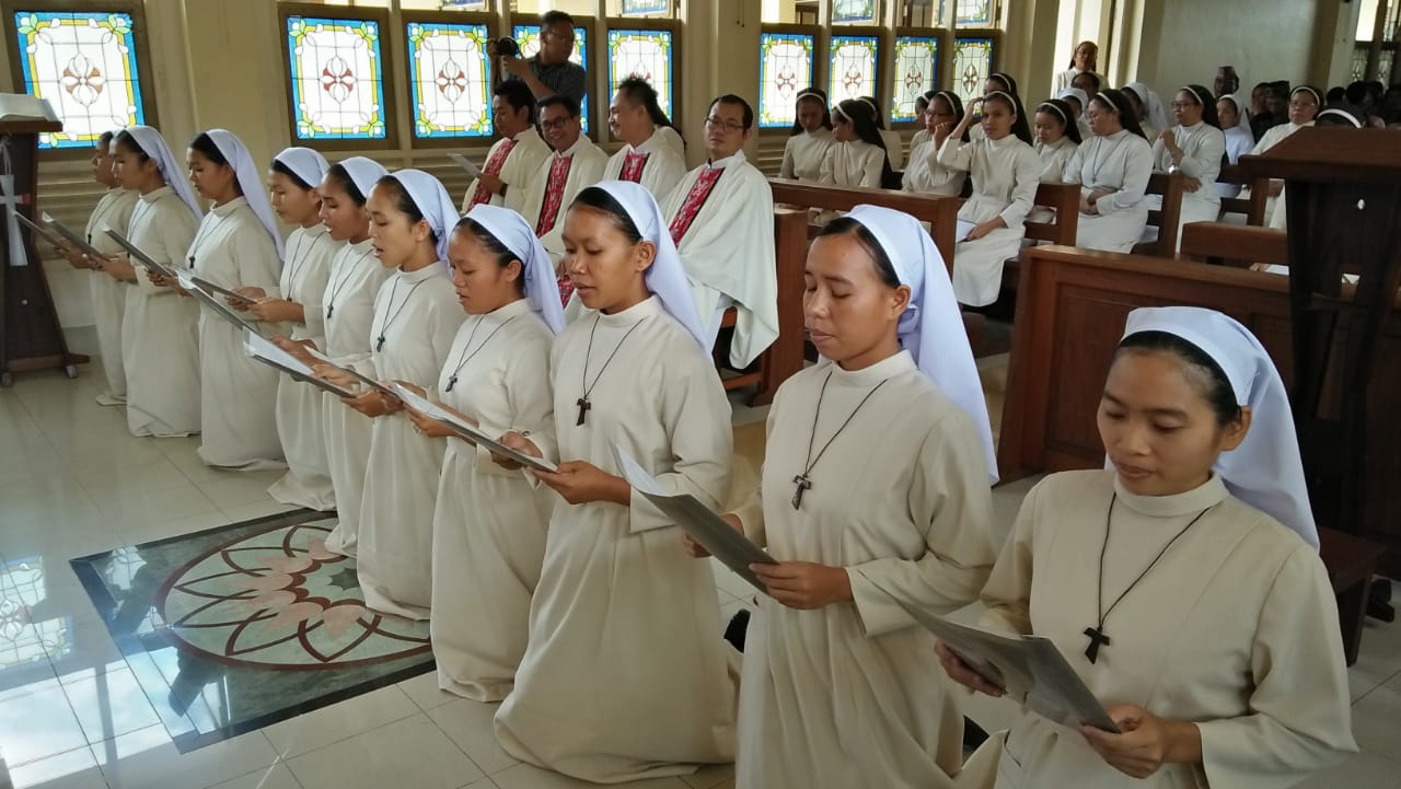 13 Tahun Kongregasi Suster SMFA Mandiri: 30 Gadis Milenial Jadi “Suster  Rakyat” | SESAWI.NET