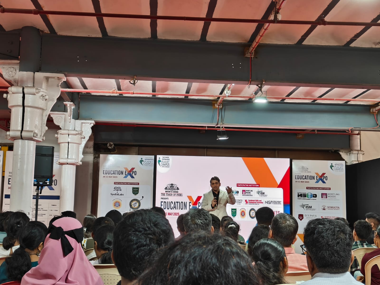 Prof. Mangesh Shelar( All India Rank-3, IIT-BOMBAY) addressing students at the prestigious The Times Of India, Fort