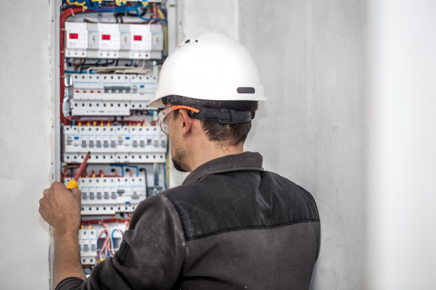 Aggiornamento Norma Cei 11-27 Addetti Ai Lavori Elettrici 4 Ore - Studio Quality Formazione 417_x_626_jpg