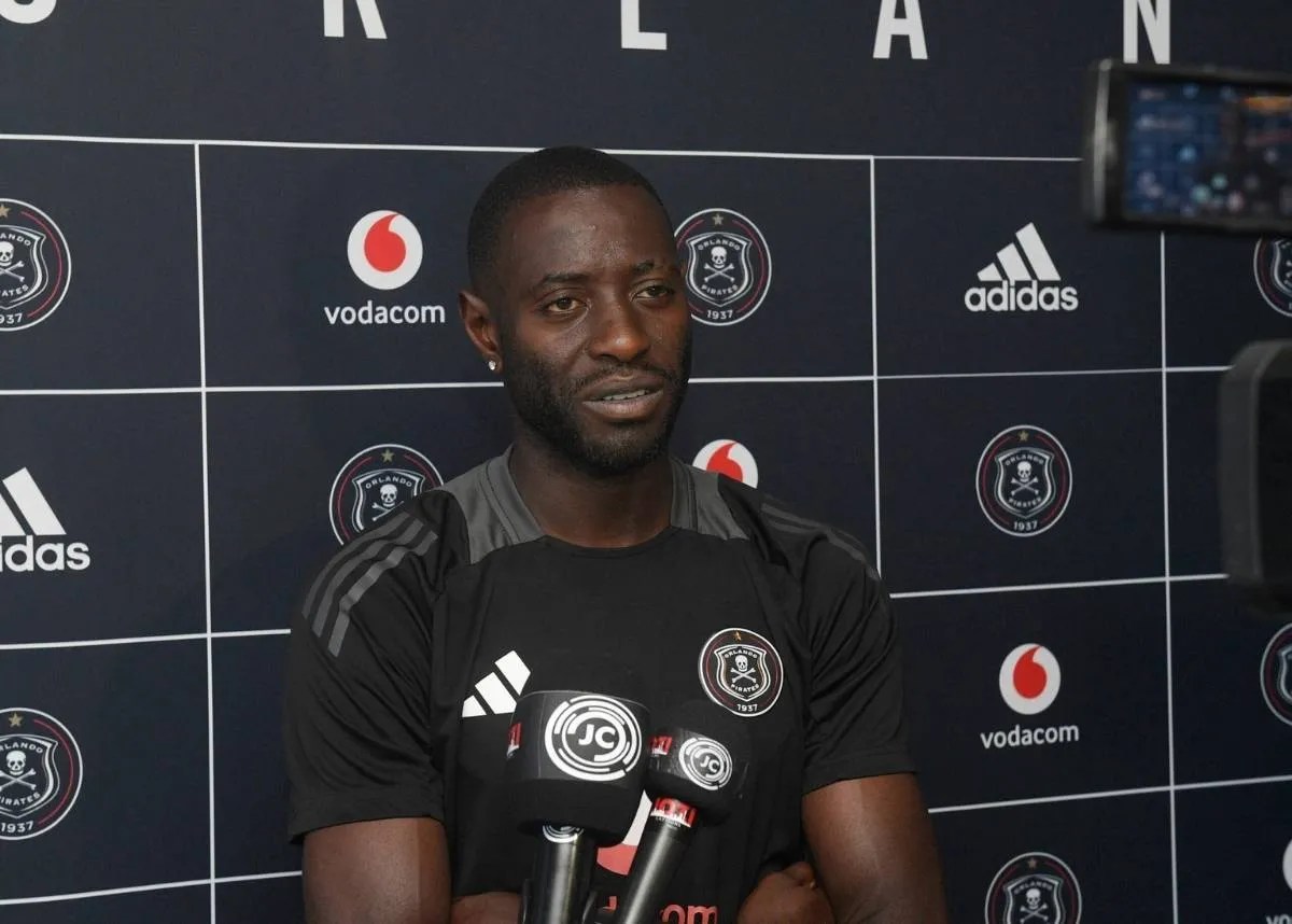 Orlando Pirates Secure Deon Hotto Ahead of New Season