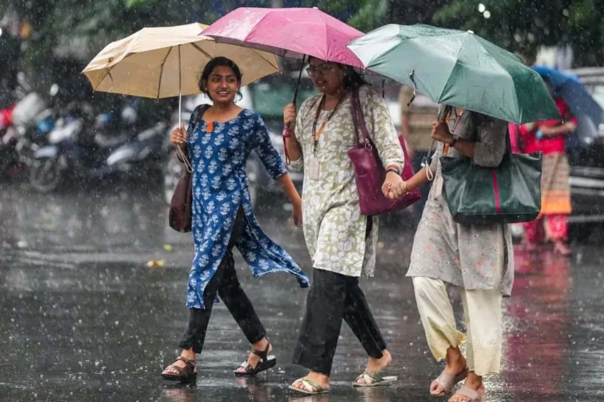 কলকাতার কাছেই গভীর নিম্নচাপ! ঝাড়খণ্ডের দিকে এগোতেই দক্ষিণবঙ্গে চরম দুর্যোগের লাল সতর্কতা! – এবেলা