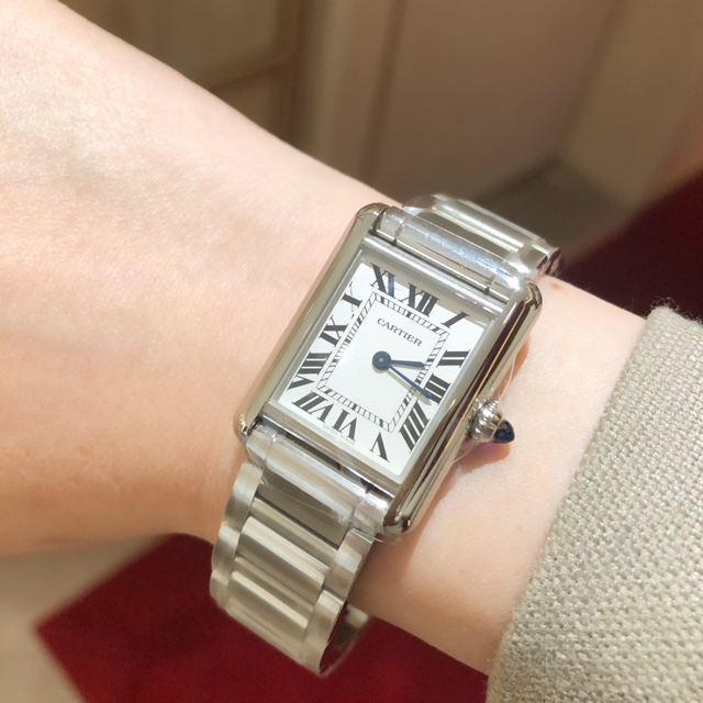 Cartier ã«ã«ãã£ã¨ Tank Must ã¿ã³ã¯ãã¹ãå
¥è·ã§ã Threec ã¦ãã ãªã¡ã¬ ã«ã«ãã£ã¨ ã¿ã°ãã¤ã¤ã¼ ãã©ã¤ããªã³ã°ãªã©é«ç´æè¨ ãã©ã¤ãã«ã¸ã¥ã¨ãªã¼ ã¡ã¬ãã®æ£è¦ä»£çåºã§ã