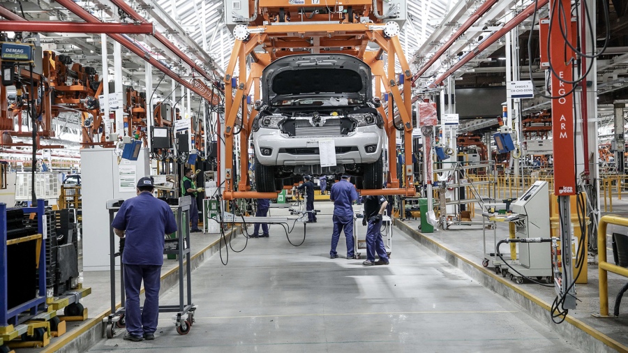 en mayo, solo se empleó la mitad de las máquinas y equipos
