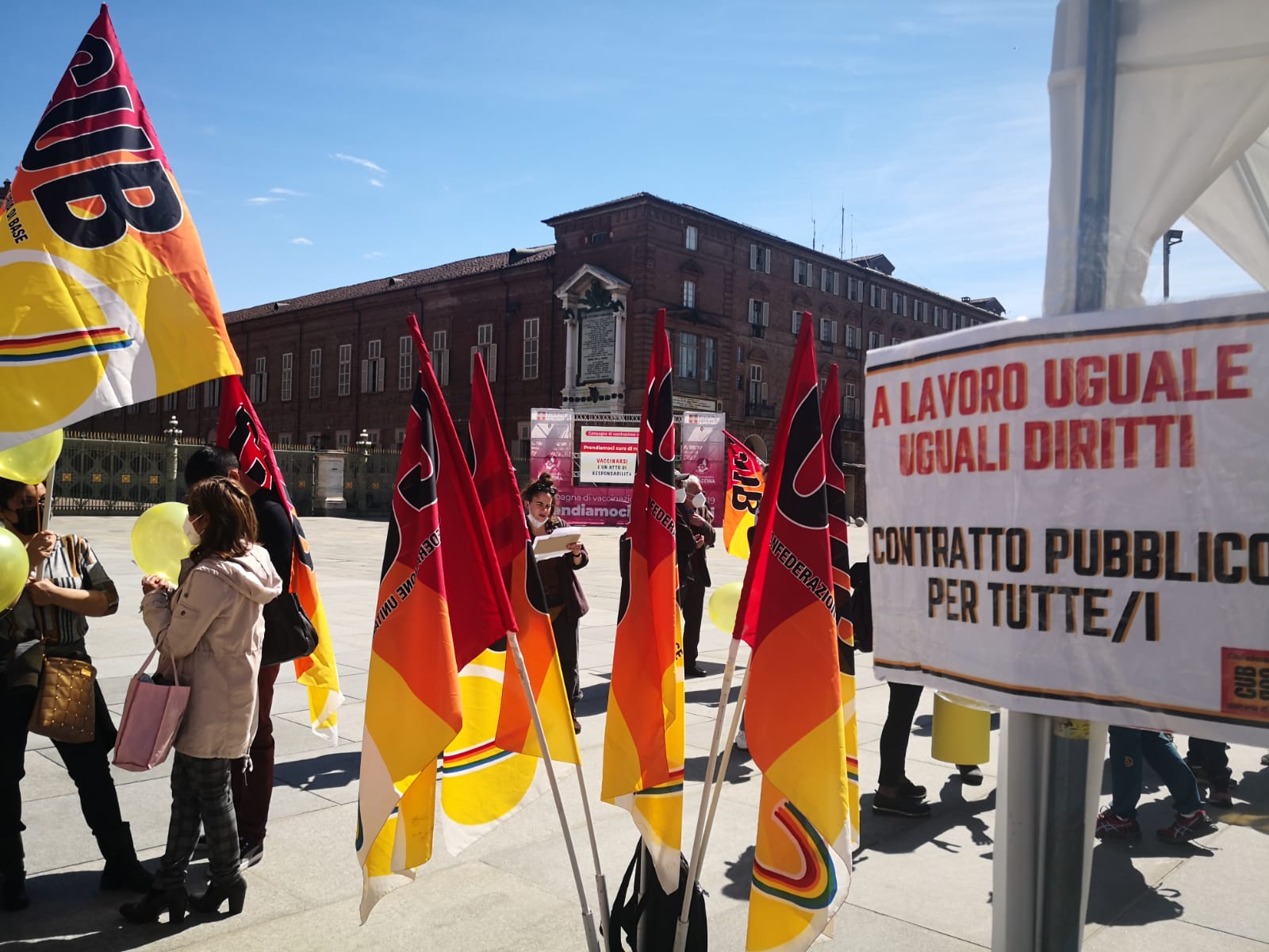 Infermieri Ed Oss In Protesta In Piazza Castello: "Illegittimo Sospendere Dal Lavoro Chi Non Si Vaccina" - Torino Oggi 1200_x_1600_jpg