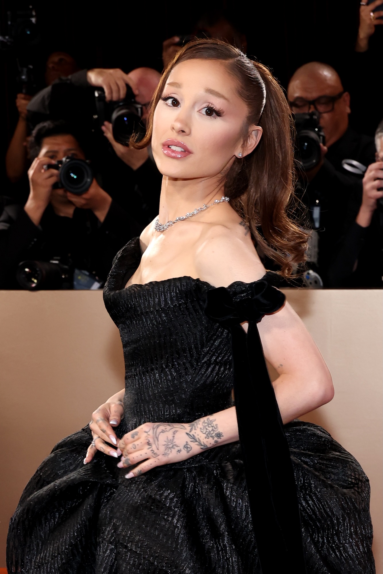 Ariana Grande Has ‘Deep Cut’ and Can’t Wear Heels on Tour