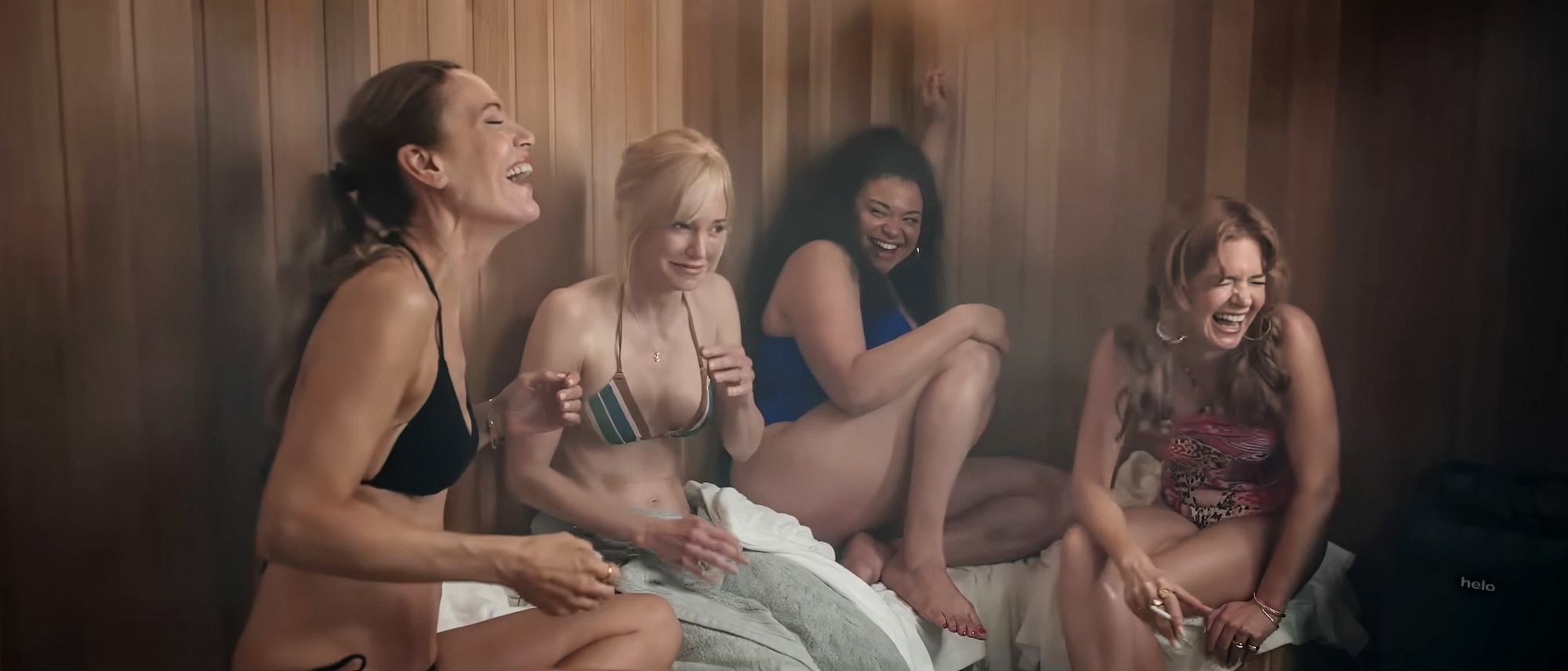 Leslie Mann and Anna Faris Rock Bikinis With Spa Weekend Cast
