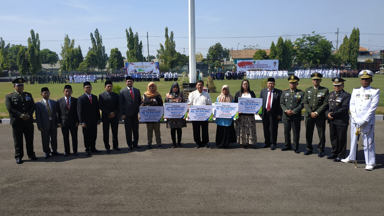 Peringati Sumpah Pemuda, BPJS Ketenagakerjaan Pasuruan Serahkan Jaminan  Kematian kepada Ahli Waris - WartaBromo