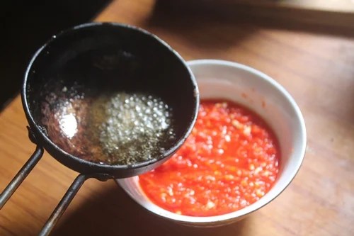 tempering Maharashtrian Red Chilli Chutney