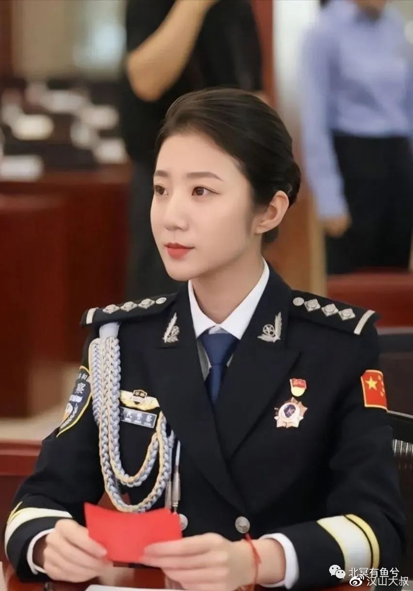 警花张景瑜