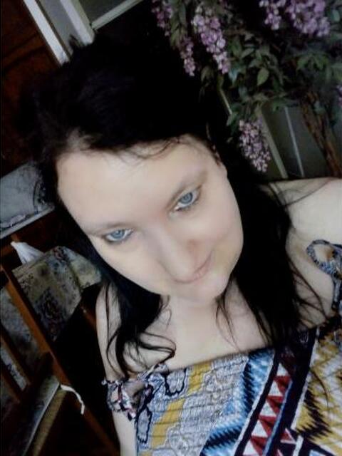 Ivrea - Candidati In Cerca Di Lavoro - Xtutti.com - Roberta Cerca Lavoro Badante Pulizie A Ore - Torino Casa, Auto, Moto, Personali, Offerte Di Lavoro 480_x_640_jpg