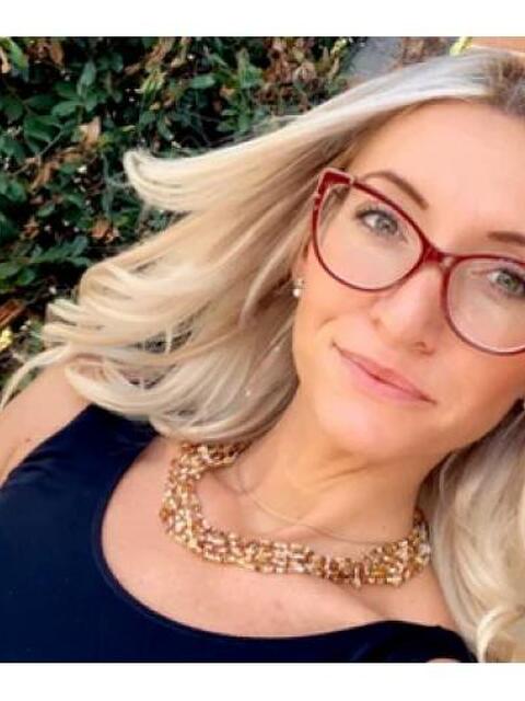 L'aquila - Candidati In Cerca Di Lavoro - Xtutti.com - Segretaria Receptionist Barista Commessa - L'aquila Casa, Auto, Moto, Personali, Offerte Di Lavoro 480_x_640_jpg